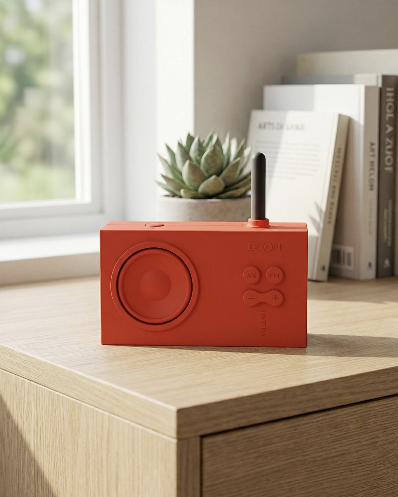 Lexon Tykho La 42 Retro Radyo – Suya Dayanıklı AM/FM Tasarım Radyo Kırmızı